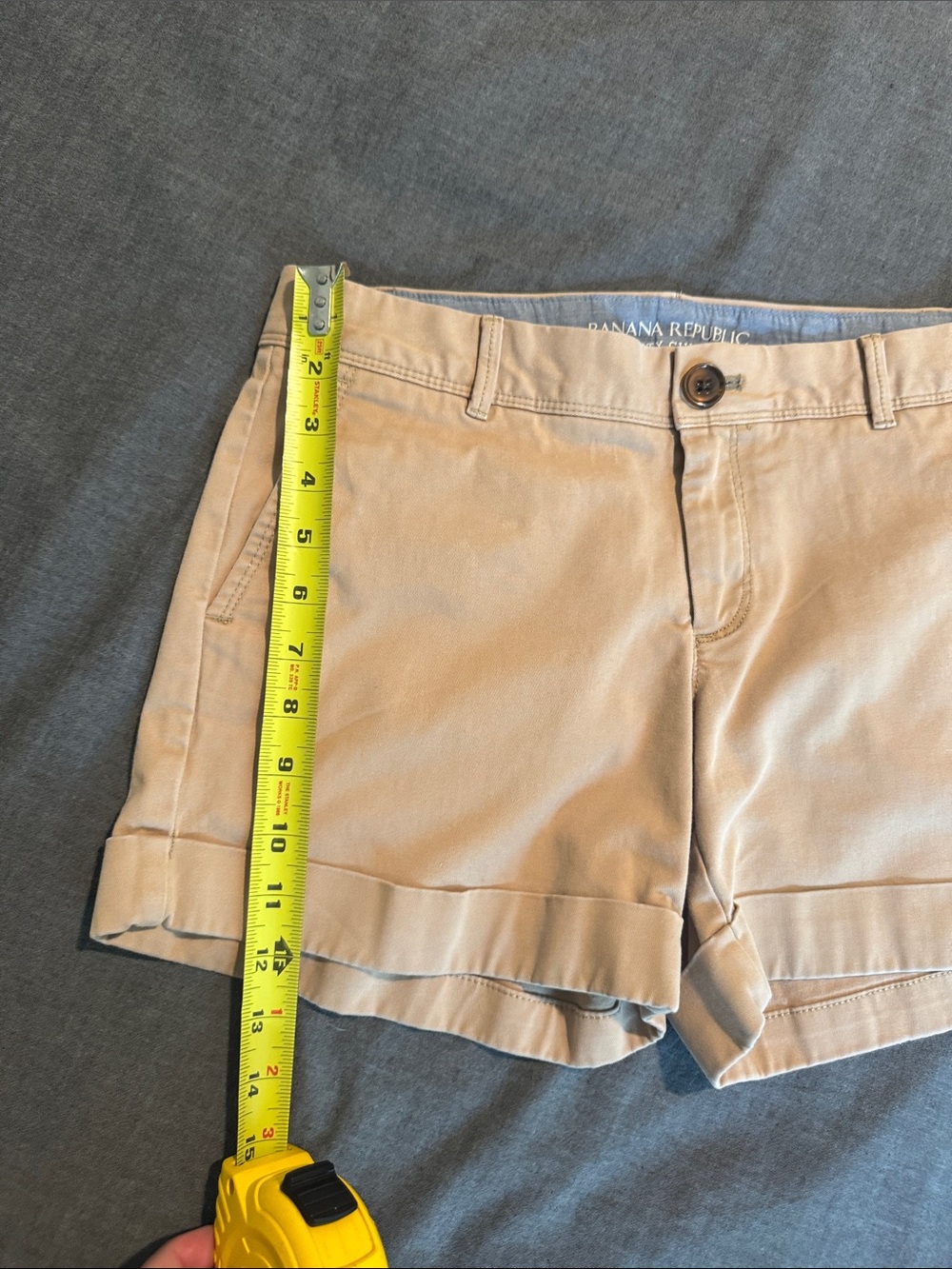 Banana Republic Women's Beige Cuffed City Chino Shorts - Picture 2 of 6